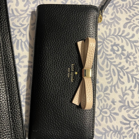 Kate spade purse and wallet 🖤 - Picture 2 of 5